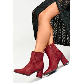 Women's maroon boots on the post red 2