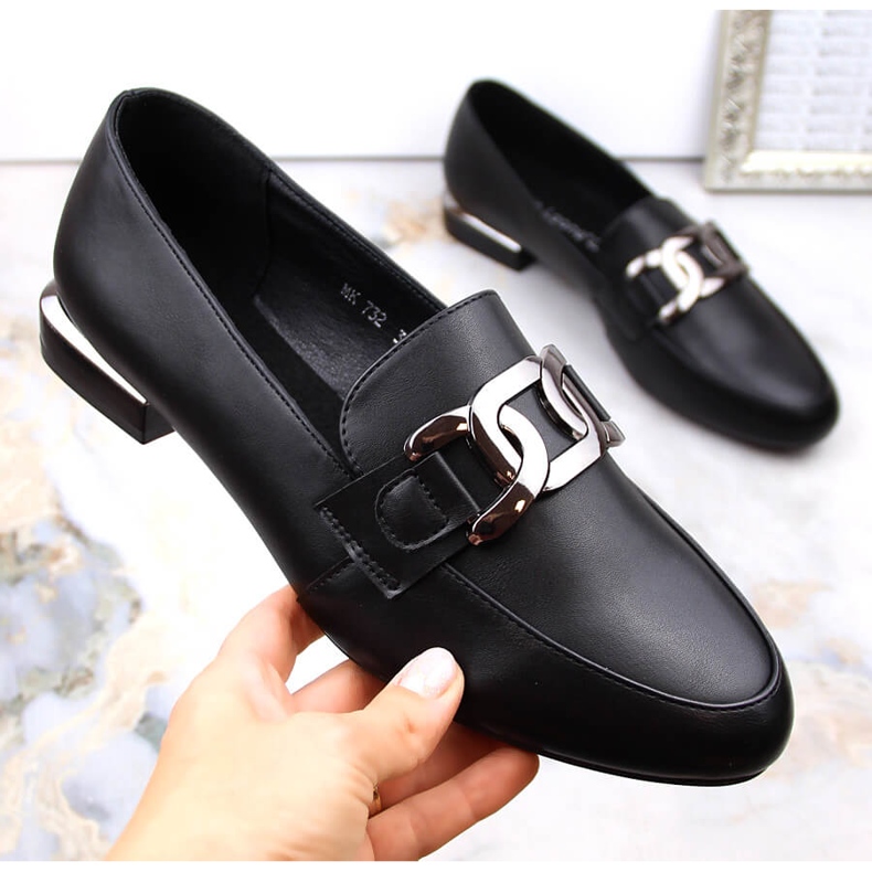 Women's flat-heeled shoes with a chain, black Sergio Leone MK732 1