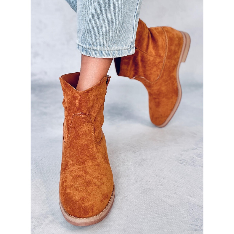 Boots on a hidden Deer Camel wedge heel brown 1