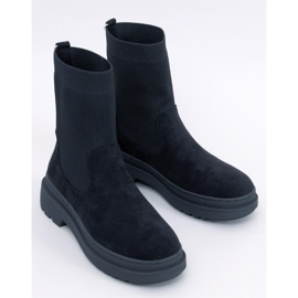 Joyner Black Chelsea boots with a flexible upper 1