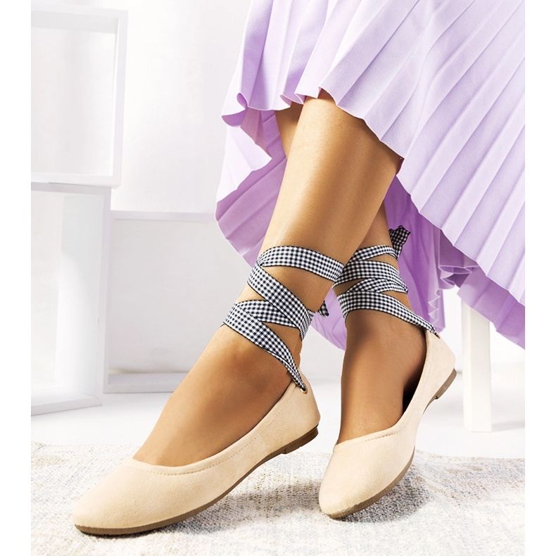 BM Beige ballerinas with a Acro bow 1