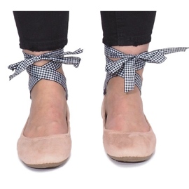 BM Pink ballerinas with a Acro bow 1