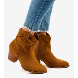 Camel suede ankle boots on the SA-3339 post brown 2