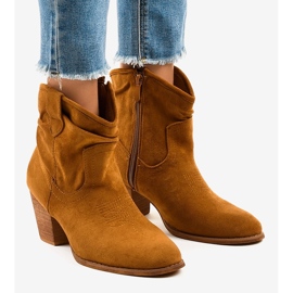 Camel suede ankle boots on the SA-3339 post brown 1