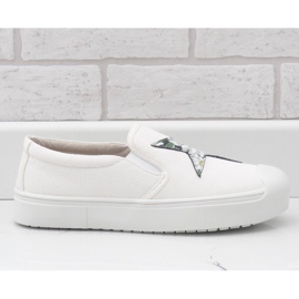 White slip-on sneakers with a star JT28-41 1