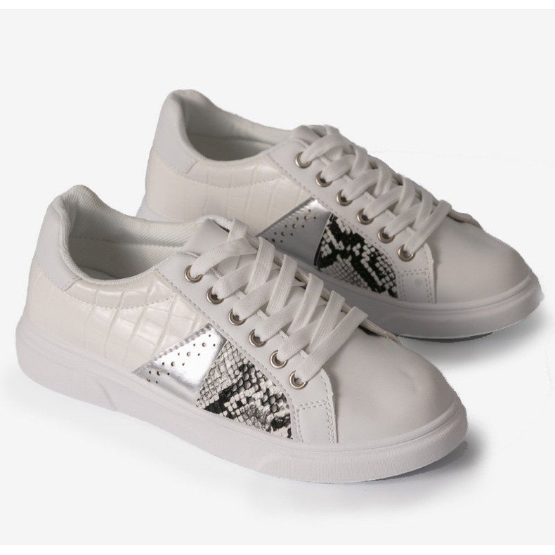 White stylish women's sneakers BK928-9 2