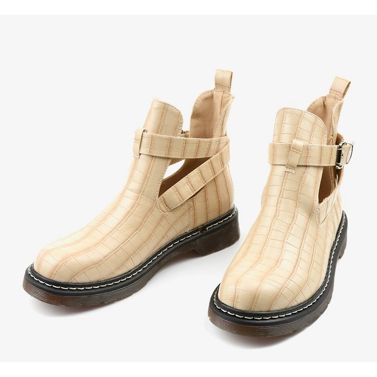 Beige boots with a Nillda buckle 1 Beige boots with a Nillda buckle 1