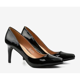 Black pumps on the YS-356A heel 1