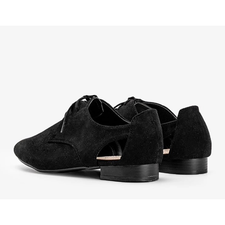 Black shiny low cut boots from Dorothy 1