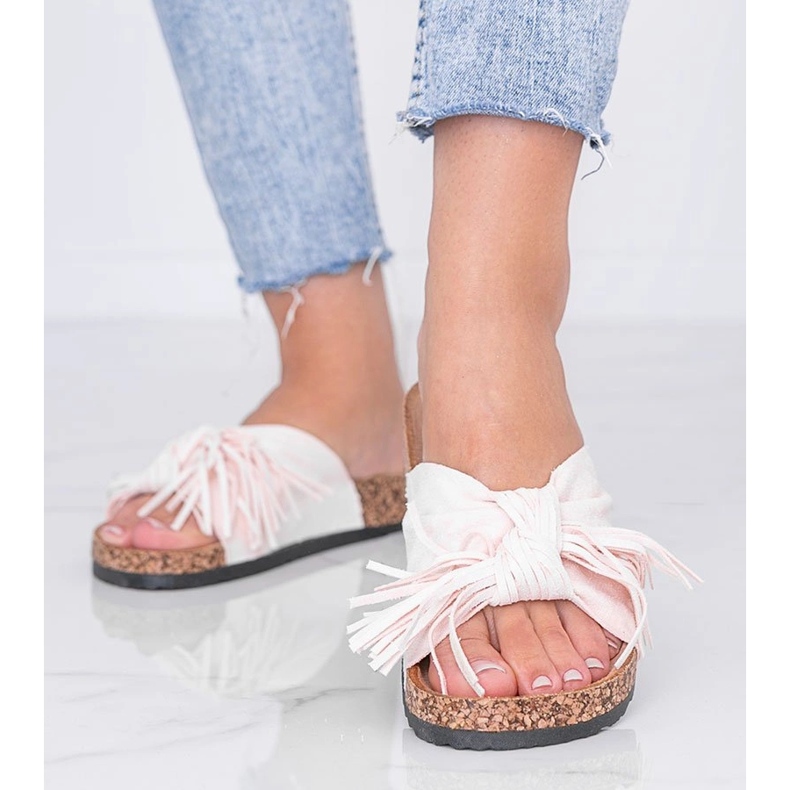 Beige slippers on the Crys cork sole 1