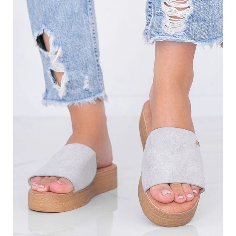 Gray slippers on the platform grey 1