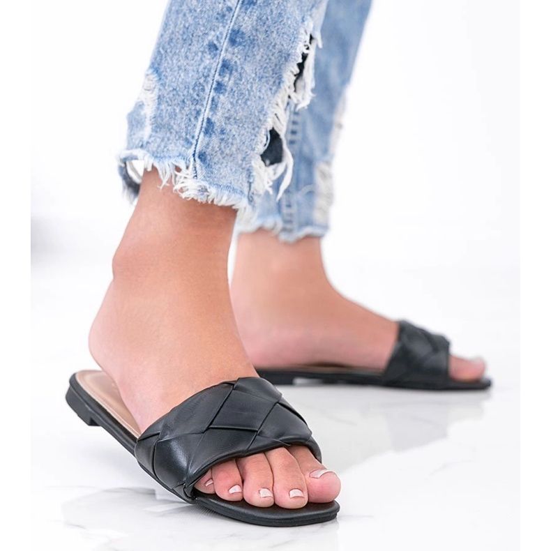 Black slippers with a braided Iren upper 1