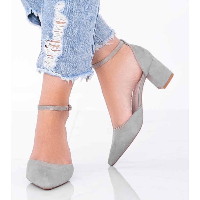 Gray pumps on the low Gemma post grey 1