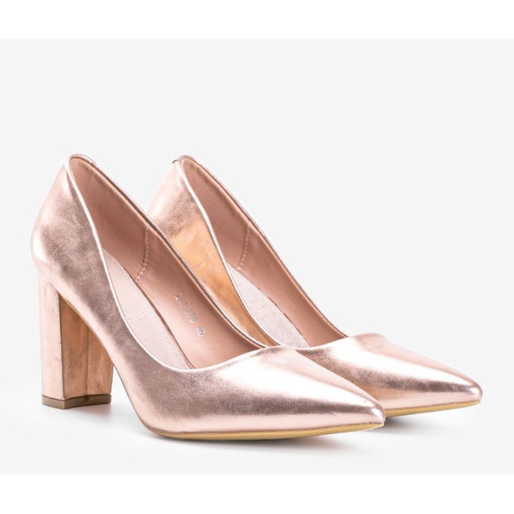 Pink metallic pumps on the Biancaa post 1