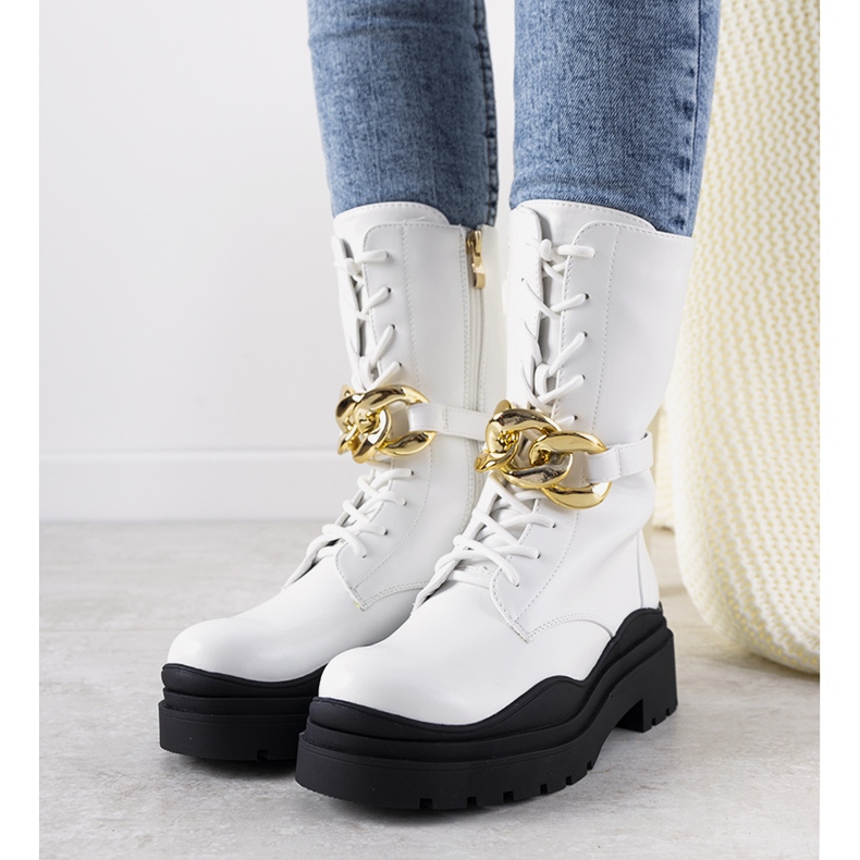 White ankle boots with a chain from Rock It 1