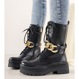 Black ankle boots with a chain from Rock It 1