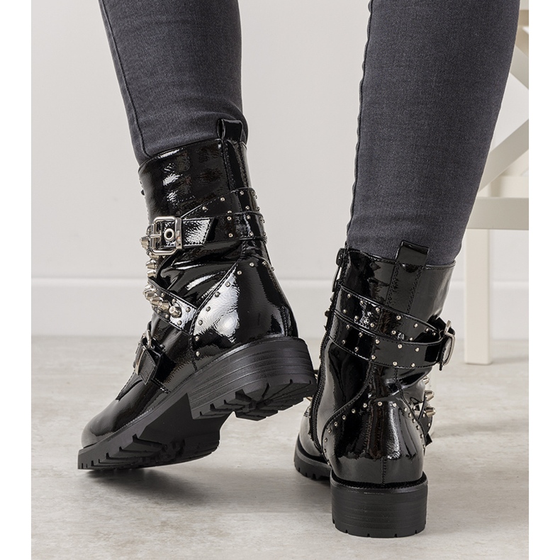 Black lacquered women's boots from Tanut 1