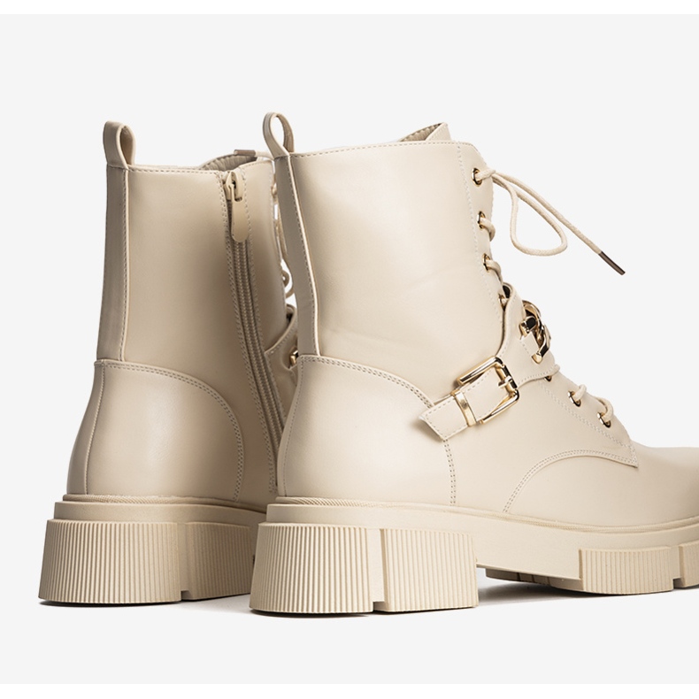 Beige hiking boots with gold Laurette chain 1