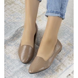 Brown ballerinas in Aupra's crocodile skin pattern beige 1