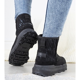 Black women's Crescent snow boots 1