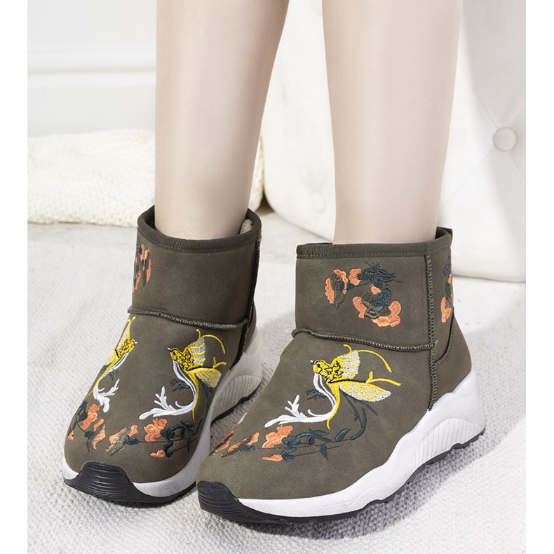 Jamil embroidered green snow boots 1