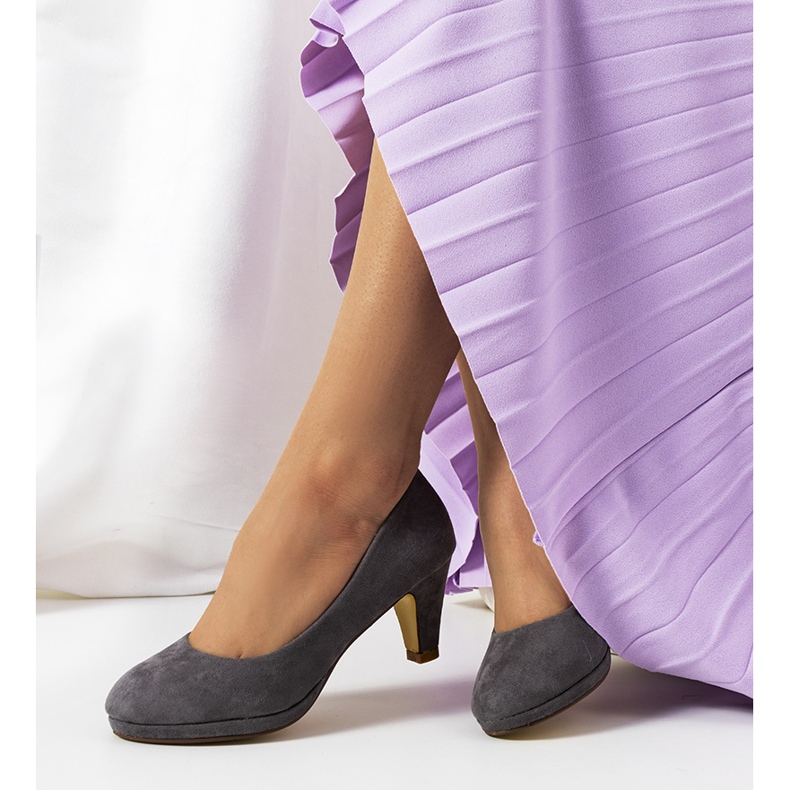 BM Gray pumps on a Vitoria heel grey 1