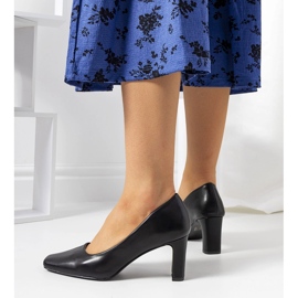 Black women's Graves pumps 1 Black women's Graves pumps 1