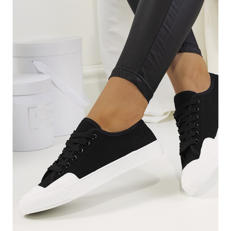 Rivas women's black sneakers 2