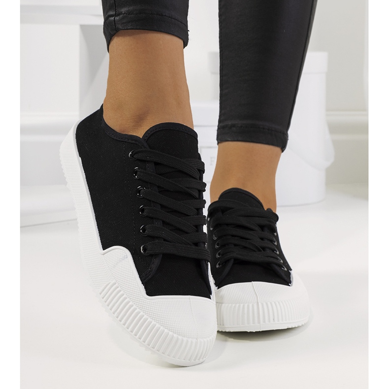 Rivas women's black sneakers 1