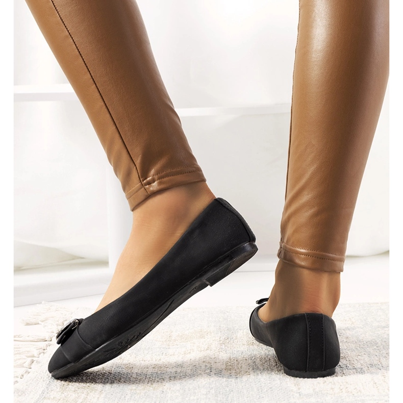 Mainor women's black ballerinas 1