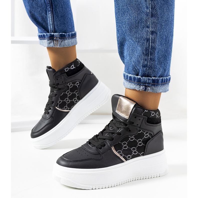 Black sneakers on the Dennis platform 1