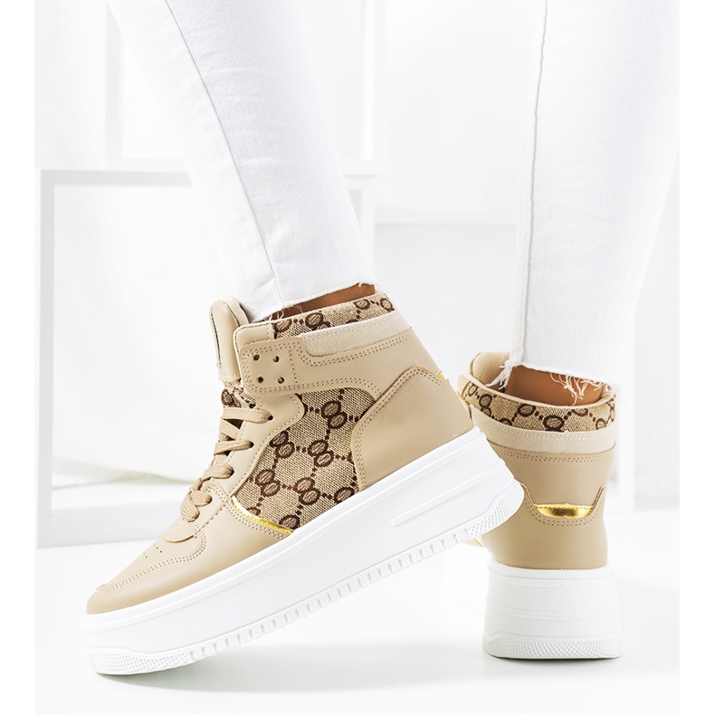 Beige sneakers on the Dennis platform 1