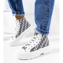 Chester women's white sneakers 1