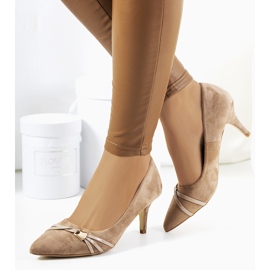 Beige pumps on a Lamond heel 1