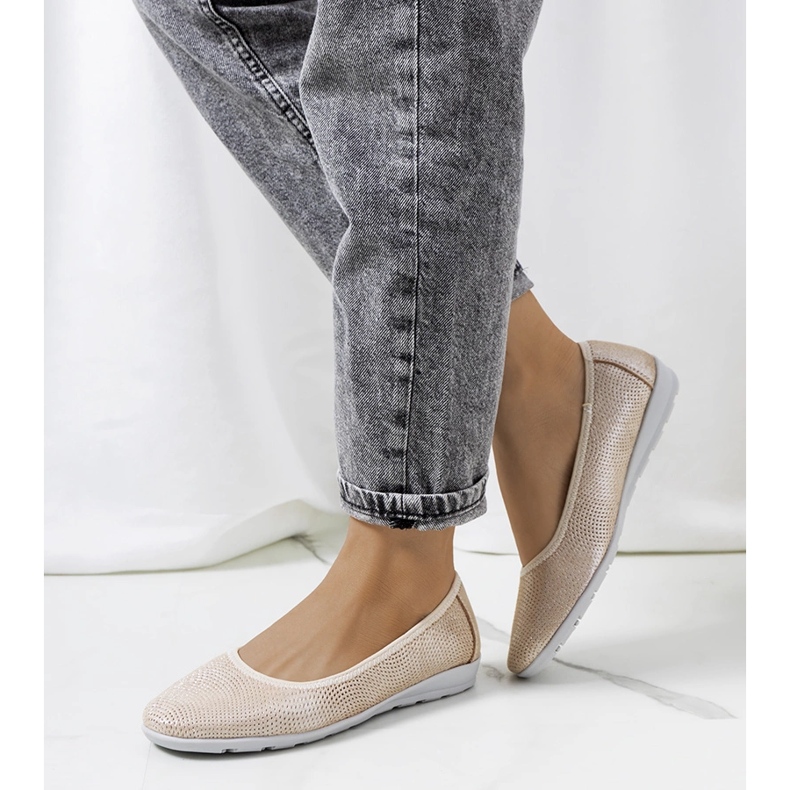 Beige leather Elmas ballerinas 1
