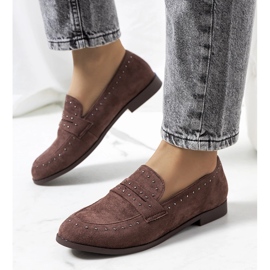 Brown leather shoes with Ishana studs 1