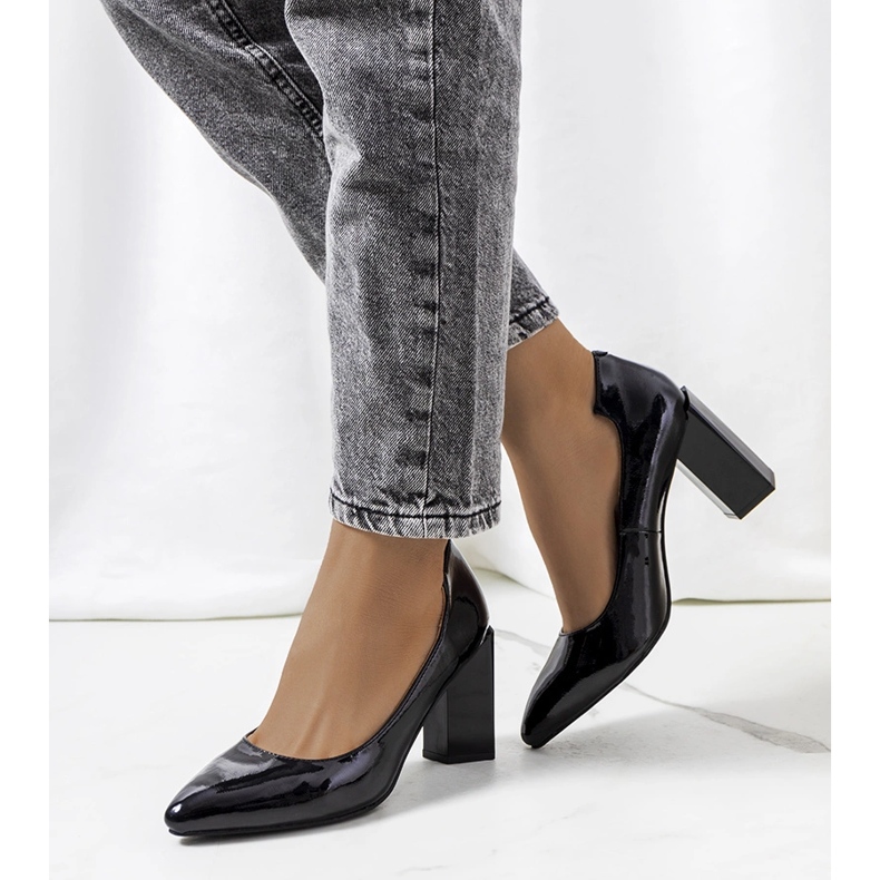 Black lacquer pumps on the Shannen post 1