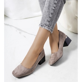 Gray pumps on the Bloor post grey 1