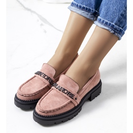 Pink moccasins on a tractor sole from Gosens 1