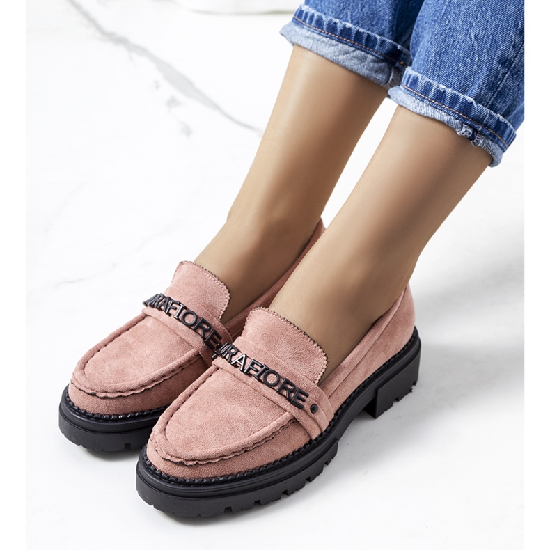 Pink moccasins on a tractor sole from Gosens 1