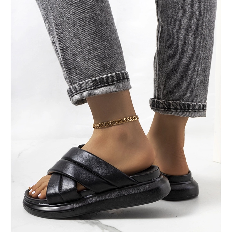 Black slippers with Levy chain 1