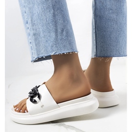 White slippers with Levy chain 1