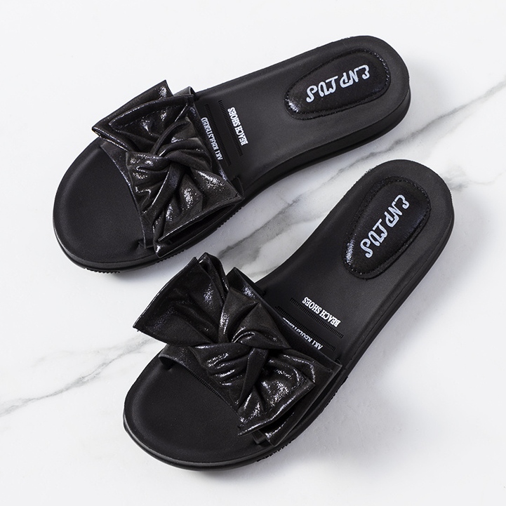 BM Black slippers with a shiny bow Sora 1