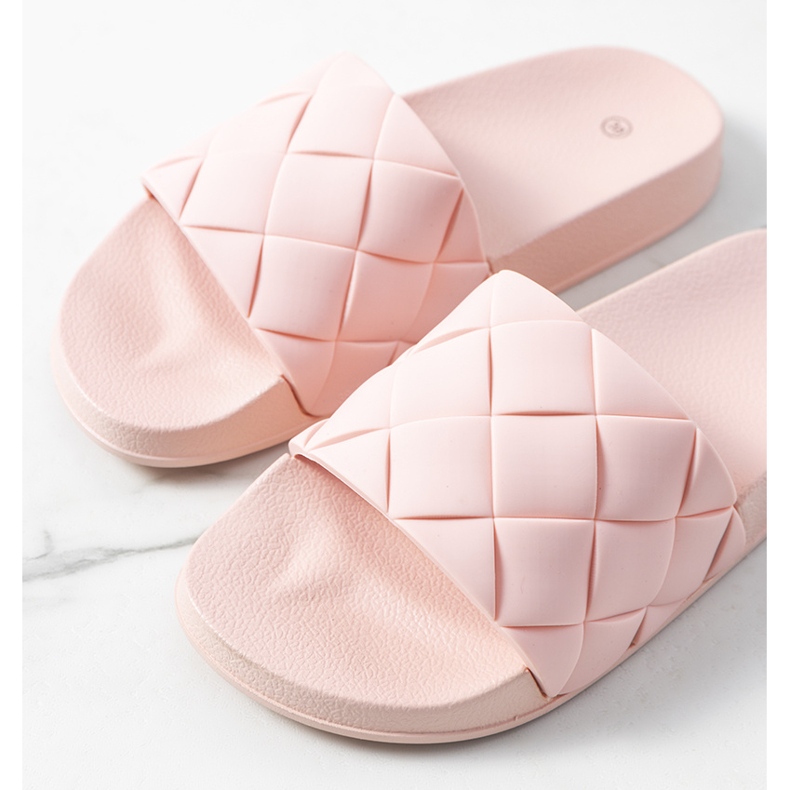 Lind pink rubber slippers 1