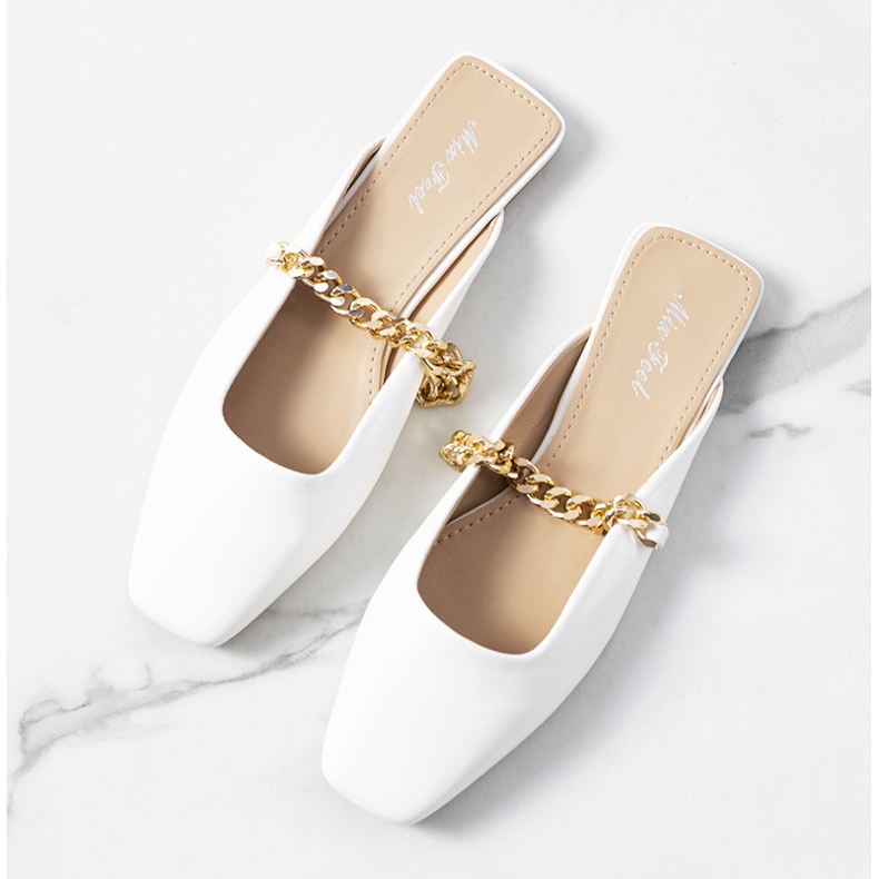 White elegant slippers from Baras 1