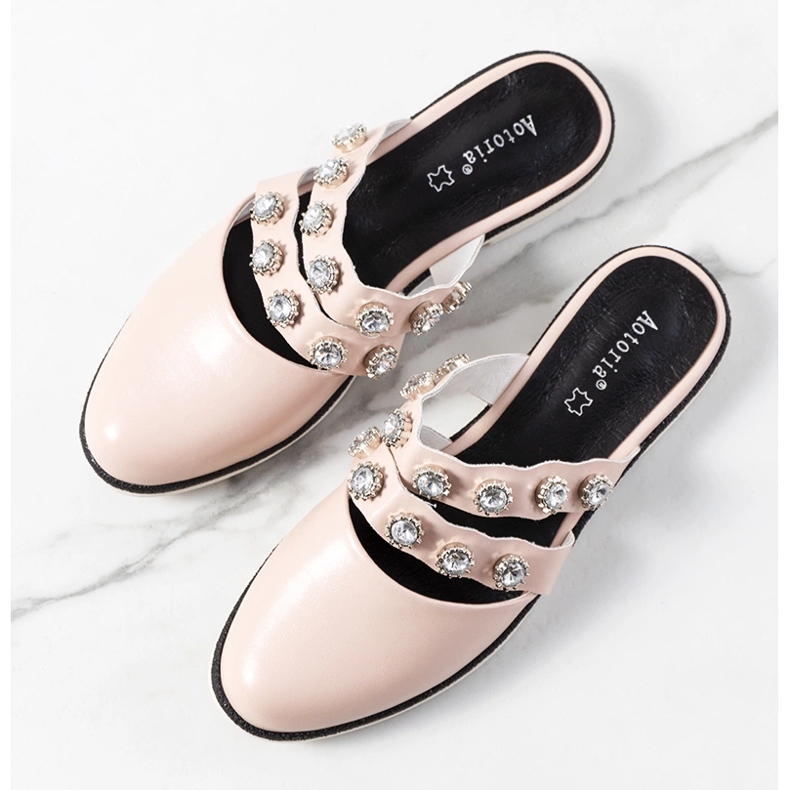 Pink flip-flops decorated with Asselt studs 1