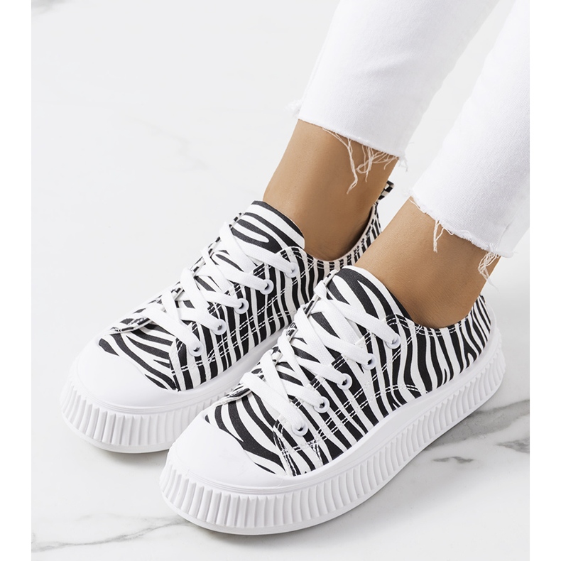 Black and white sneakers on the Chovka platform 1