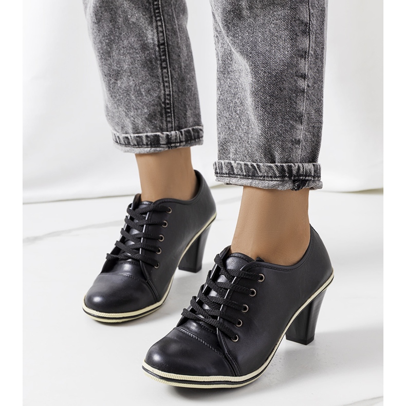 BM Black shoes on the Filra post 1