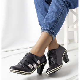 Black brogues on the Payla post 2