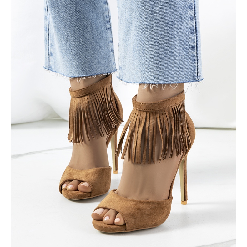Brown sandals on a Molines heel beige 1